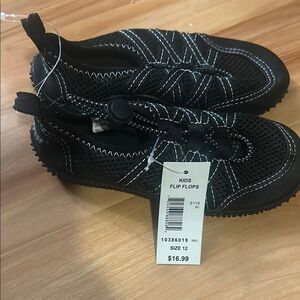 Black Water Shoes with Decorative Stitching and Thick Sole